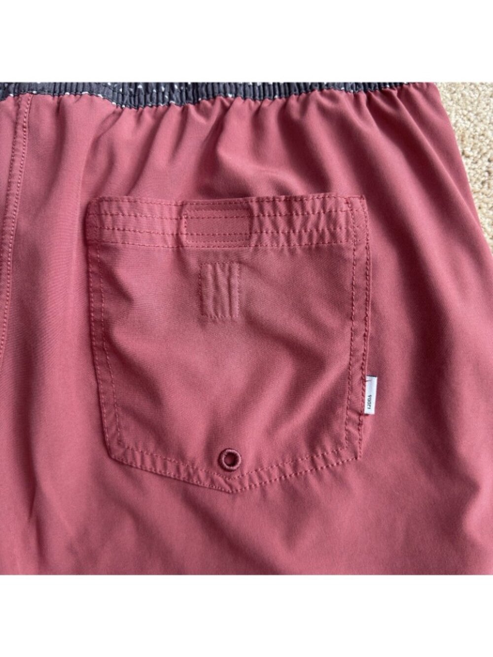 Vuori Kore Shorts 7" Mens Lg Gray Salt Water Red Athletic Drawstring Lined V302 - Picture 4 of 9